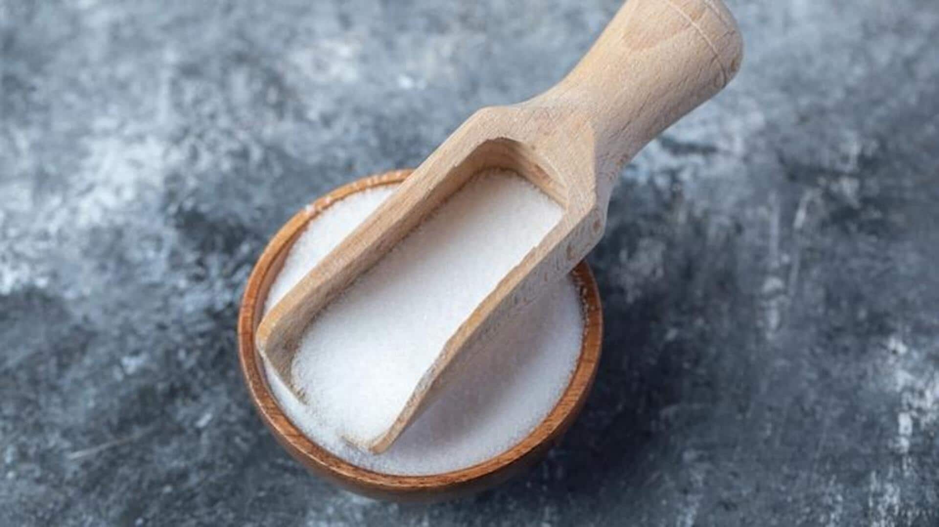 खाने का स्वाद बढ़ाने के अलावा इन कामों के लिए इस्तेमाल किया जा सकता है नमक खाने का स्वाद बढ़ाने के अलावा इन कामों के लिए इस्तेमाल किया जा सकता है नमक