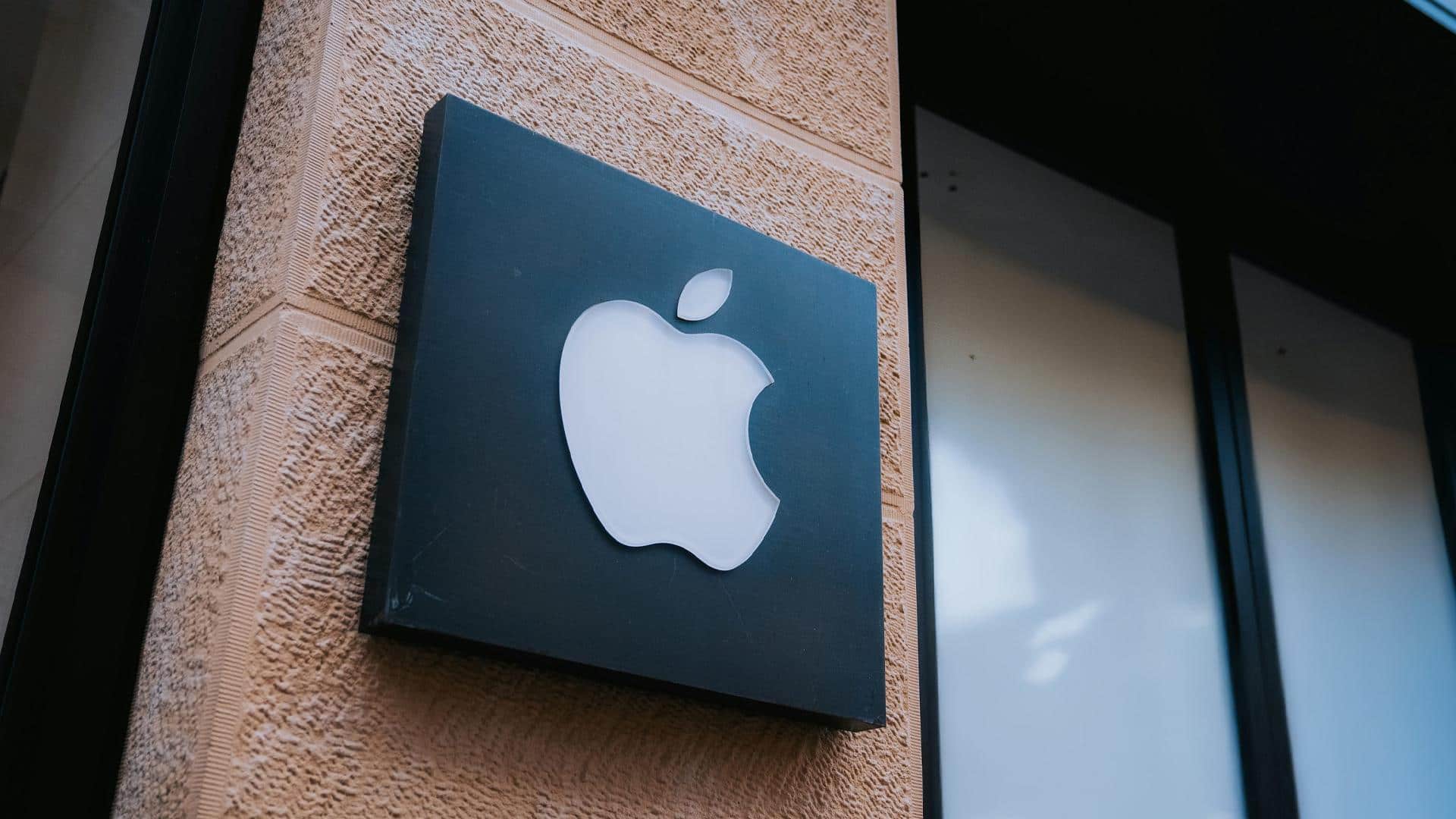 ऐपल भारत में बना सकती है आईफोन चिप्स, इस कंपनी से कर रही बातचीत