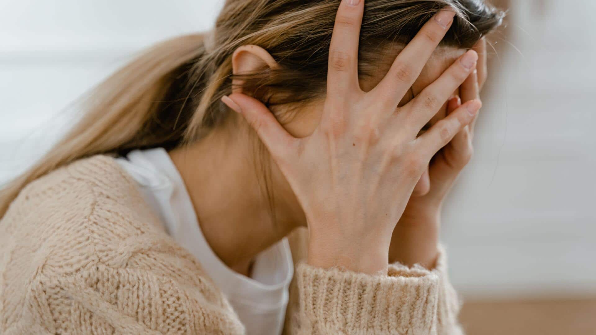 सोमवार आने से पहले लोगों को क्यों होती है चिंता? जानिए इसके 5 कारण