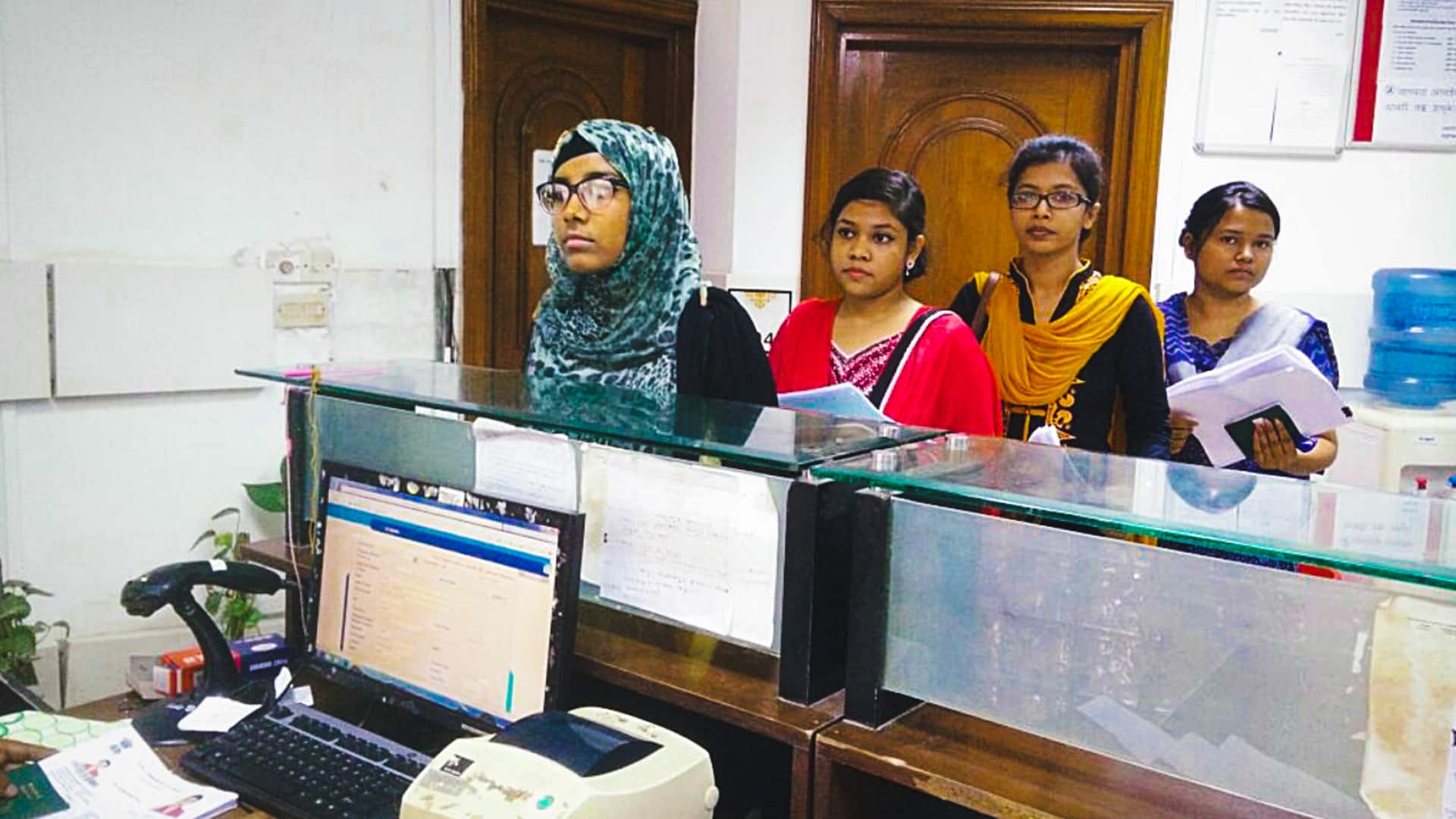 बांग्लादेश में तारिक रहमान के आते ही तनाव कम, भारत के साथ वीजा सेवा बहाल