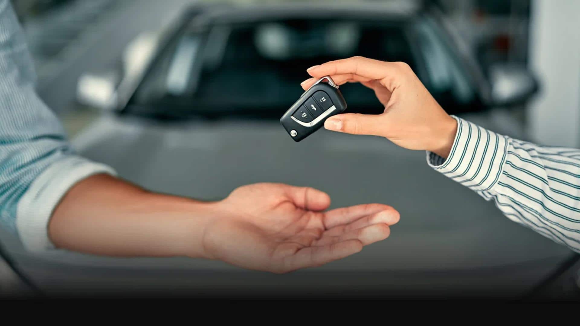 गाड़ी खरीद रहे हैं? जानिए मालिकाना हक कैसे ट्रांसफर करें