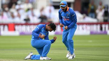 पहला वनडे: ऑस्ट्रेलिया के खिलाफ भारत ने टॉस जीतकर चुनी गेंदबाजी, जानिए प्लेइंग इलेवन 