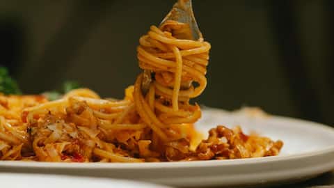 घर वालों को बनाकर खिलाएं स्पेगेटी पास्ता की ये 4 स्वादिष्ट रेसिपी, सभी करेंगे तारीफ 