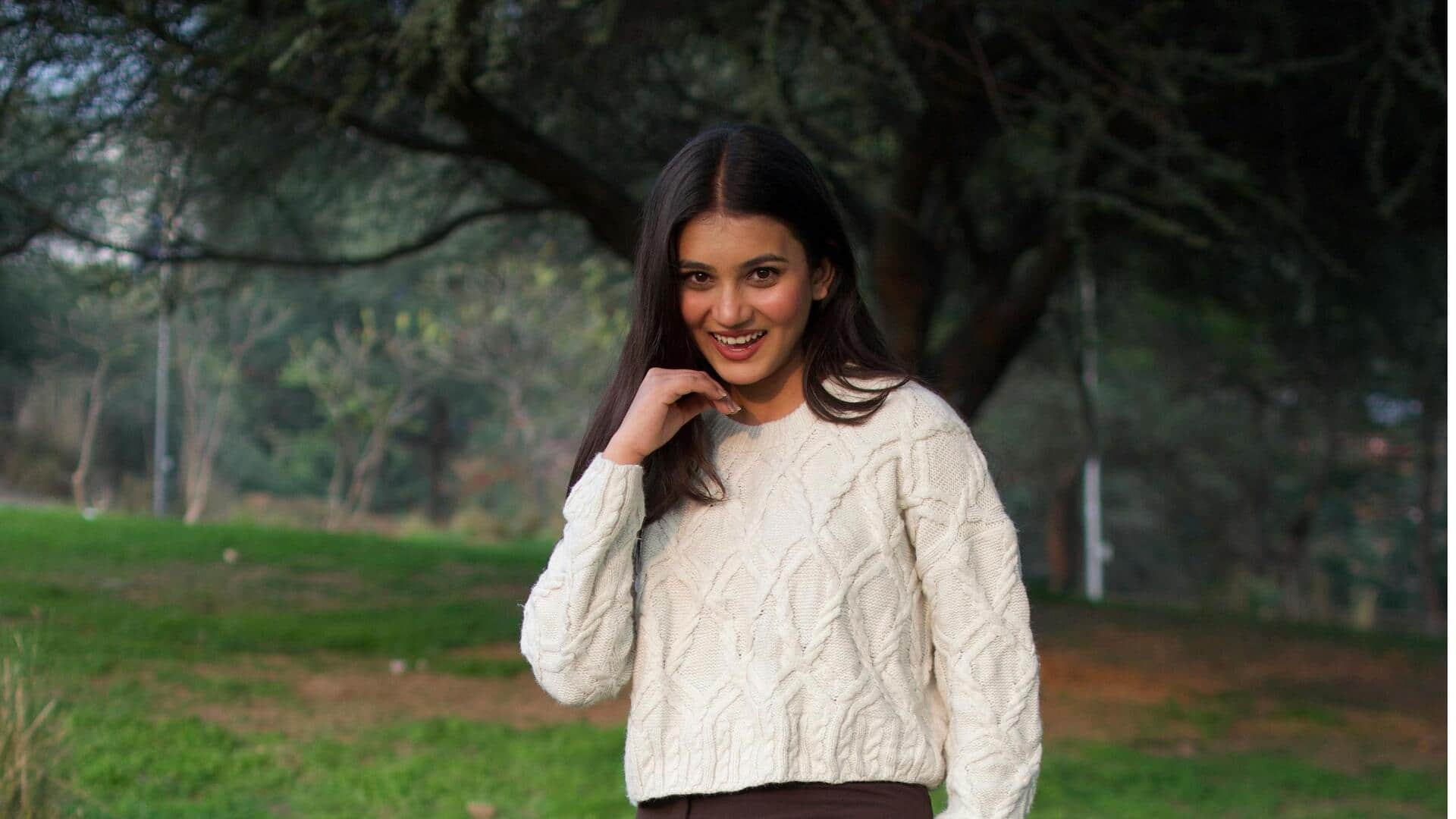 हल्की ठंड पड़ने पर पहनें ये 5 तरह के स्टाइलिश टॉप, दिखेंगी स्टाइलिश और रहेंगी आरामदायक हल्की ठंड पड़ने पर पहनें ये 5 तरह के स्टाइलिश टॉप, दिखेंगी स्टाइलिश और रहेंगी आरामदायक