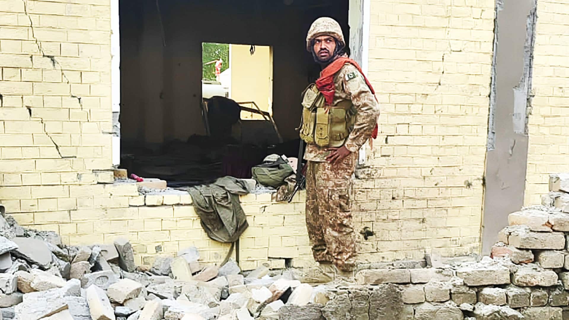 पाकिस्तान: खैबर पख्तूनख्वा में फिर आतंकी हमला, पुलिस मुख्यालय में आत्मघाती विस्फोट में अधिकारियों की मौत