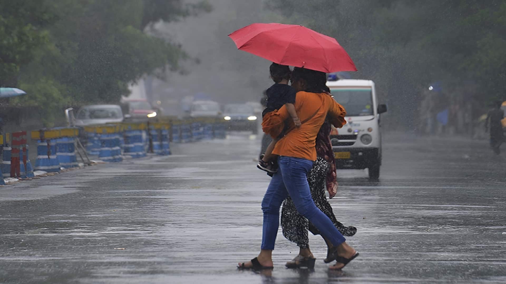 महीने के अंत तक जारी रहेगा बारिश-अंधड़ का दौर, जानिए आज कहां-कहां बिगड़ेगा मौसम