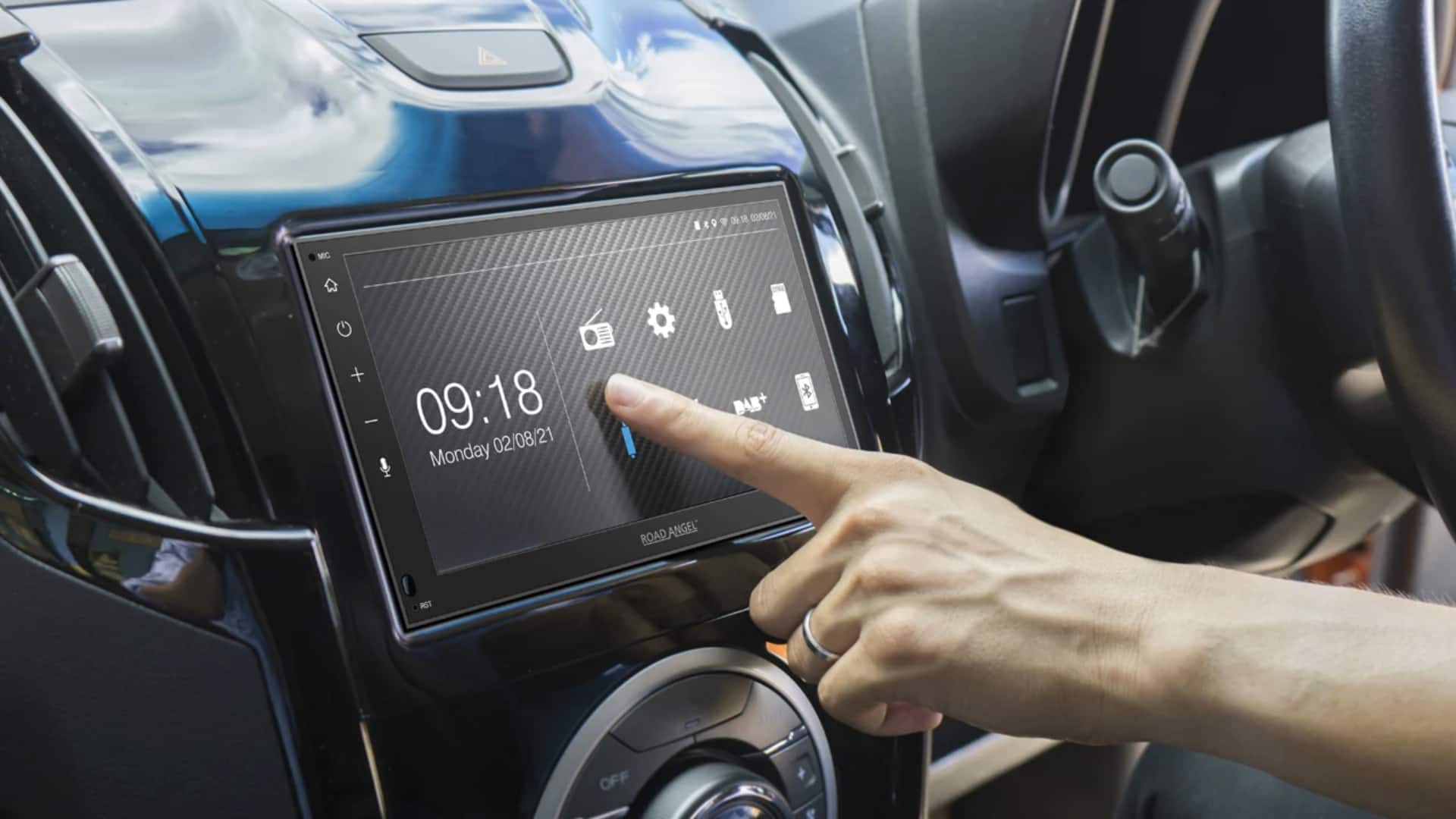 कार का स्टीरियो सिस्टम करना चाहते हैं अपग्रेड, जानिए क्या-क्या बदलना पड़ेगा 