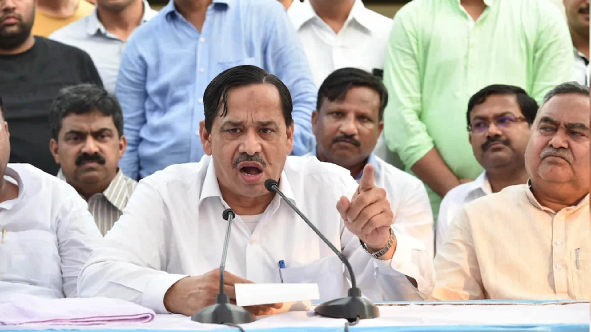 उत्तर प्रदेश: कांग्रेस के पूर्व प्रदेशाध्यक्ष नसीमउद्दीन सिद्दीकी ने थामा समाजवादी पार्टी का दामन