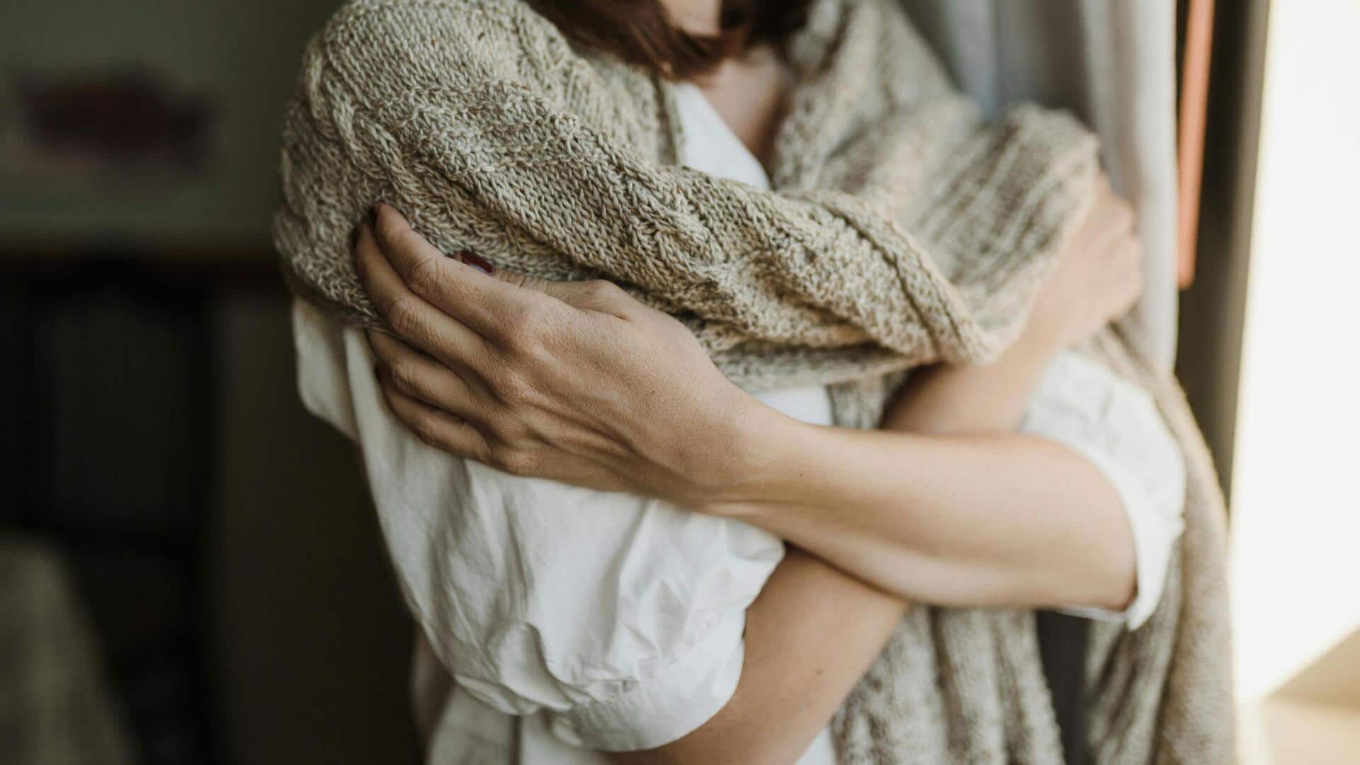 सर्दियों के दौरान पहनें इन रंग के कपड़े, दिखेंगी बेहद आकर्षक और स्टाइलिश