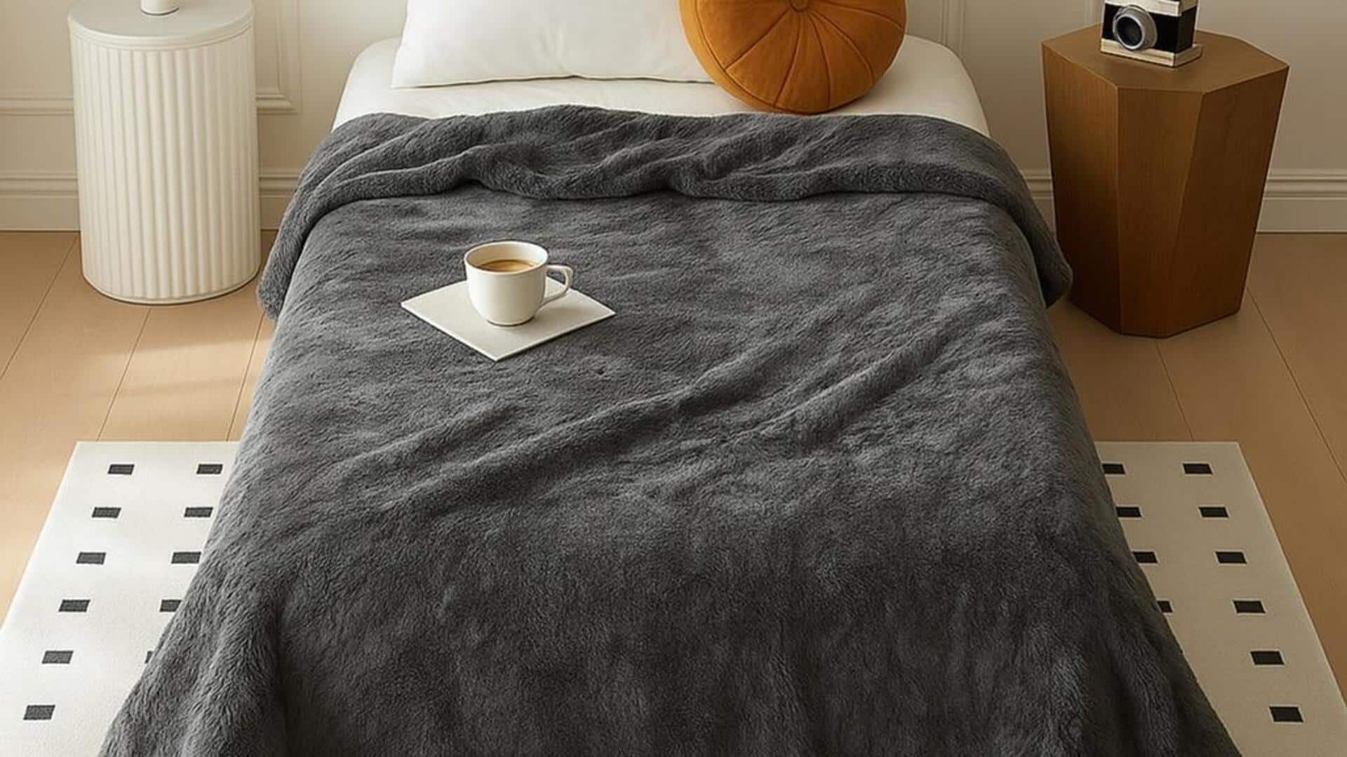 ऊनी कंबल का इस तरह से रखें ध्यान, लंबे समय तक रहेगा सही