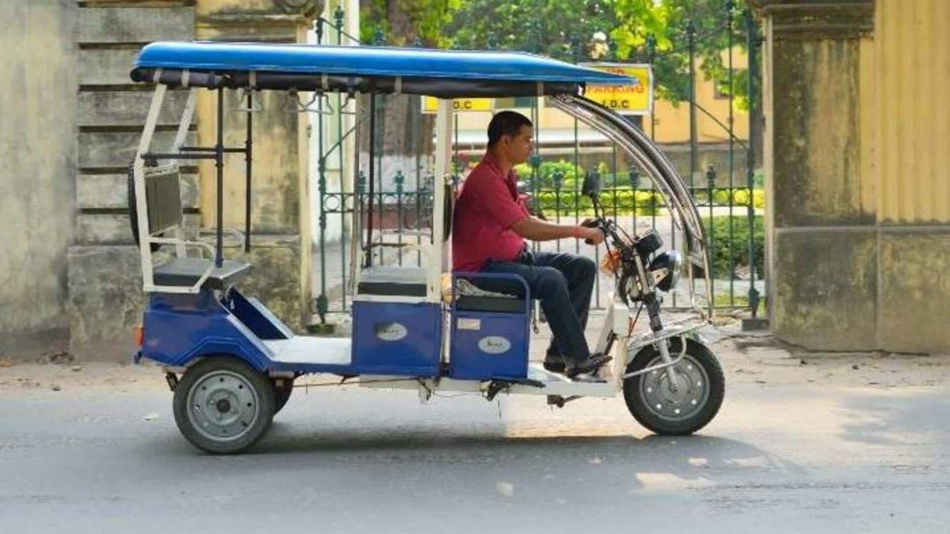 पश्चिम बंगाल: सिलीगुड़ी में ई-रिक्शा चालकों की घोषणा, बोर्ड परीक्षार्थियों को देंगे मुफ्त सेवा