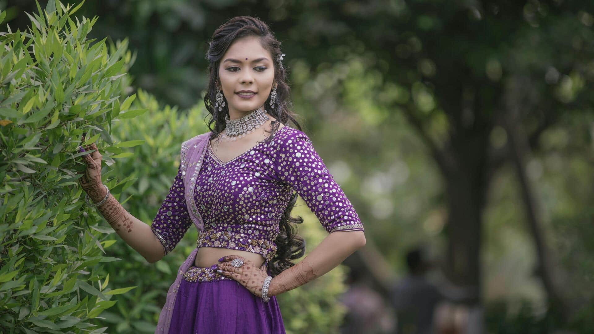 शादी के लिए कपड़े चुनते समय न करें ये 5 गलतियां, लगेंगी बेहतरीन