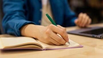 UGC NET: पहले प्रयास में पास करना चाहते हैं परीक्षा तो इस तरह करें तैयारी