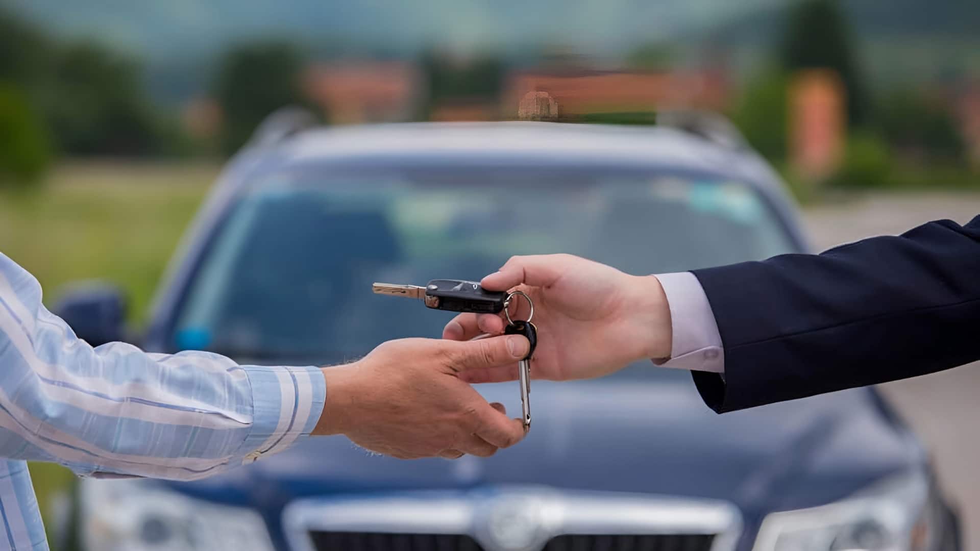 पुरानी कार की घट जाएगी रीसेल वैल्यू, कभी न करें ये गलतियां 