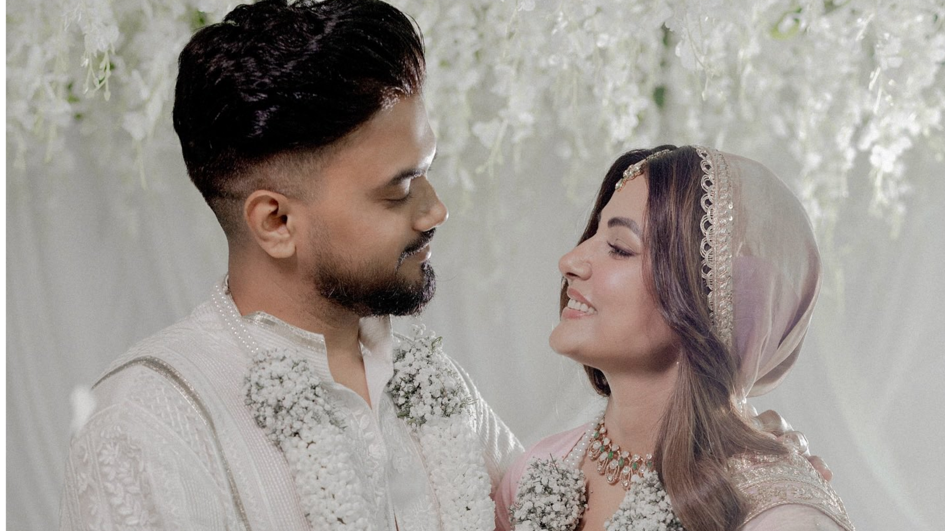 हिना खान ने रचाई बॉयफ्रेंड रॉकी जैसवाल से शादी, किया दिल छू लेने वाला पोस्ट हिना खान ने रचाई बॉयफ्रेंड रॉकी जैसवाल से शादी, किया दिल छू लेने वाला पोस्ट