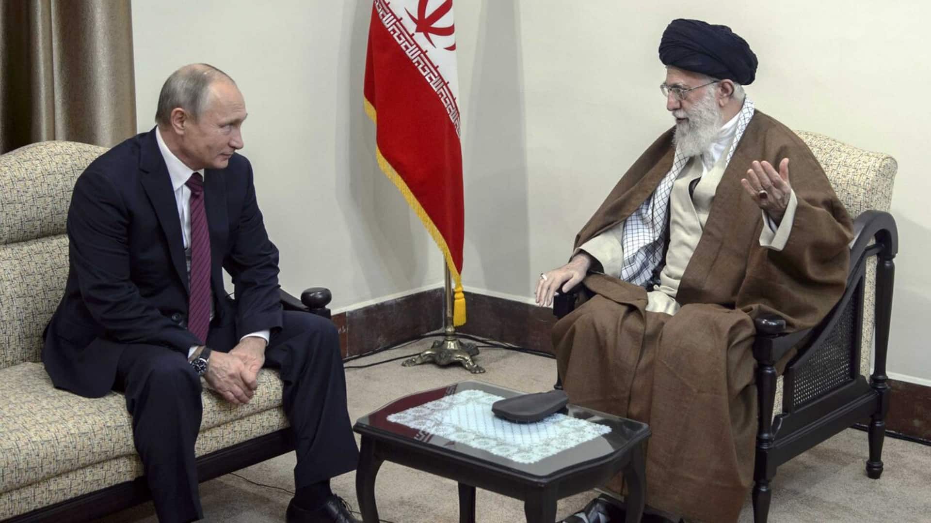 ईरान को अमेरिकी सैन्य अड्डों से जुड़ी खुफिया जानकारी दे रहा रूस- रिपोर्ट