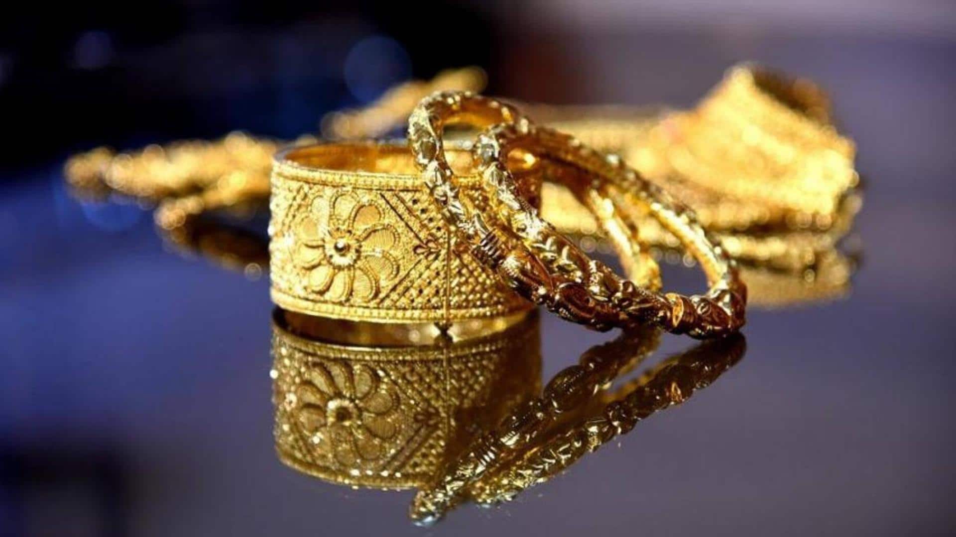 सोना 1.63 लाख रुपये के पार, चांदी में गिरावट; तेजी की क्या है वजह?
