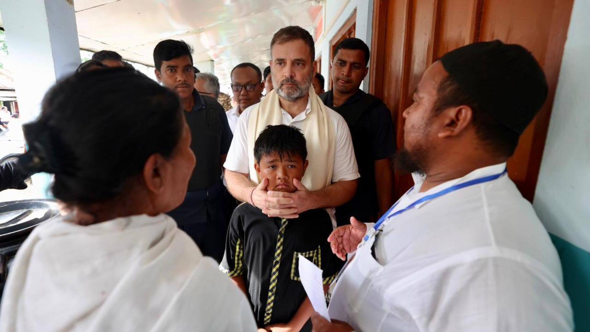 मणिपुर: हिंसाग्रस्त इलाकों के राहत शिविरों में पहुंचे राहुल गांधी, लोगों से मुलाकात की