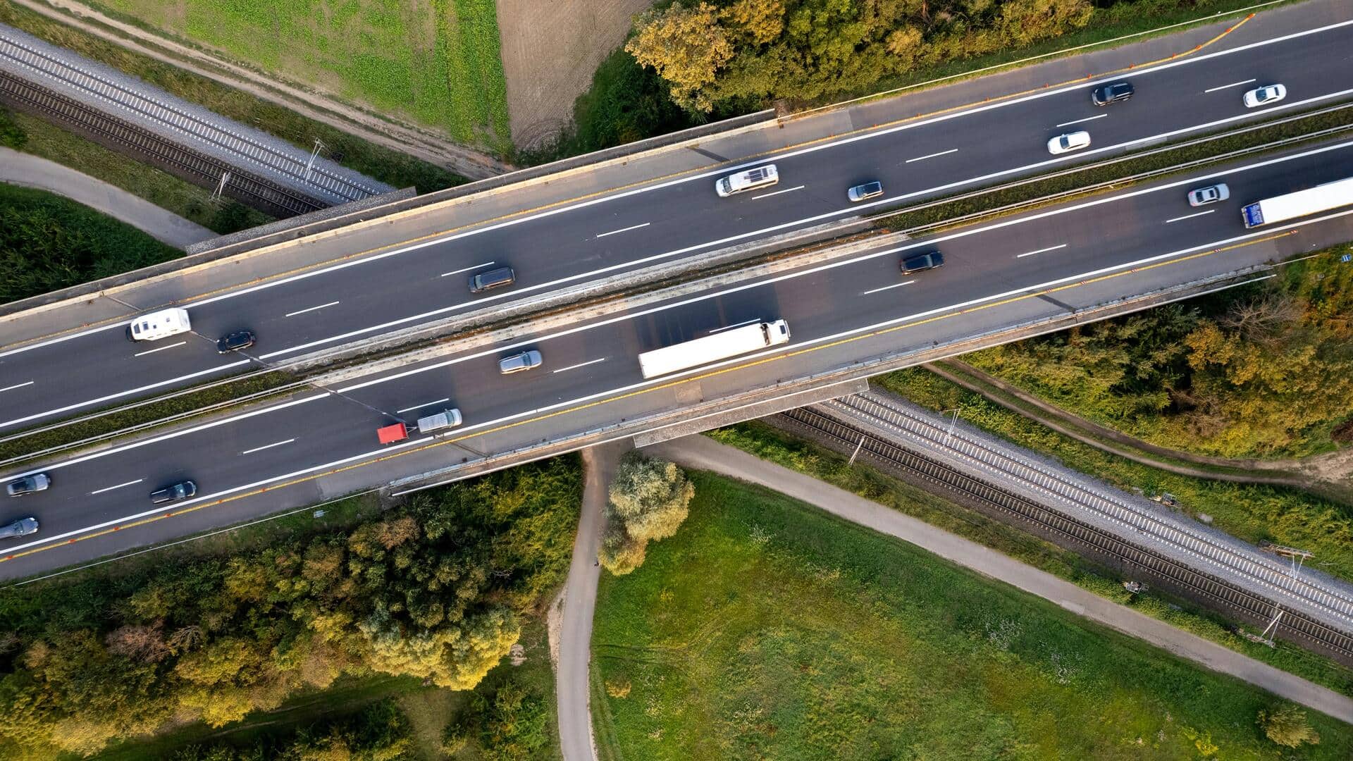 बजट 2026: रक्षा से ज्यादा परिवहन पर खर्च करेगी सरकार, इन मंत्रालयों के बजट में कटौती