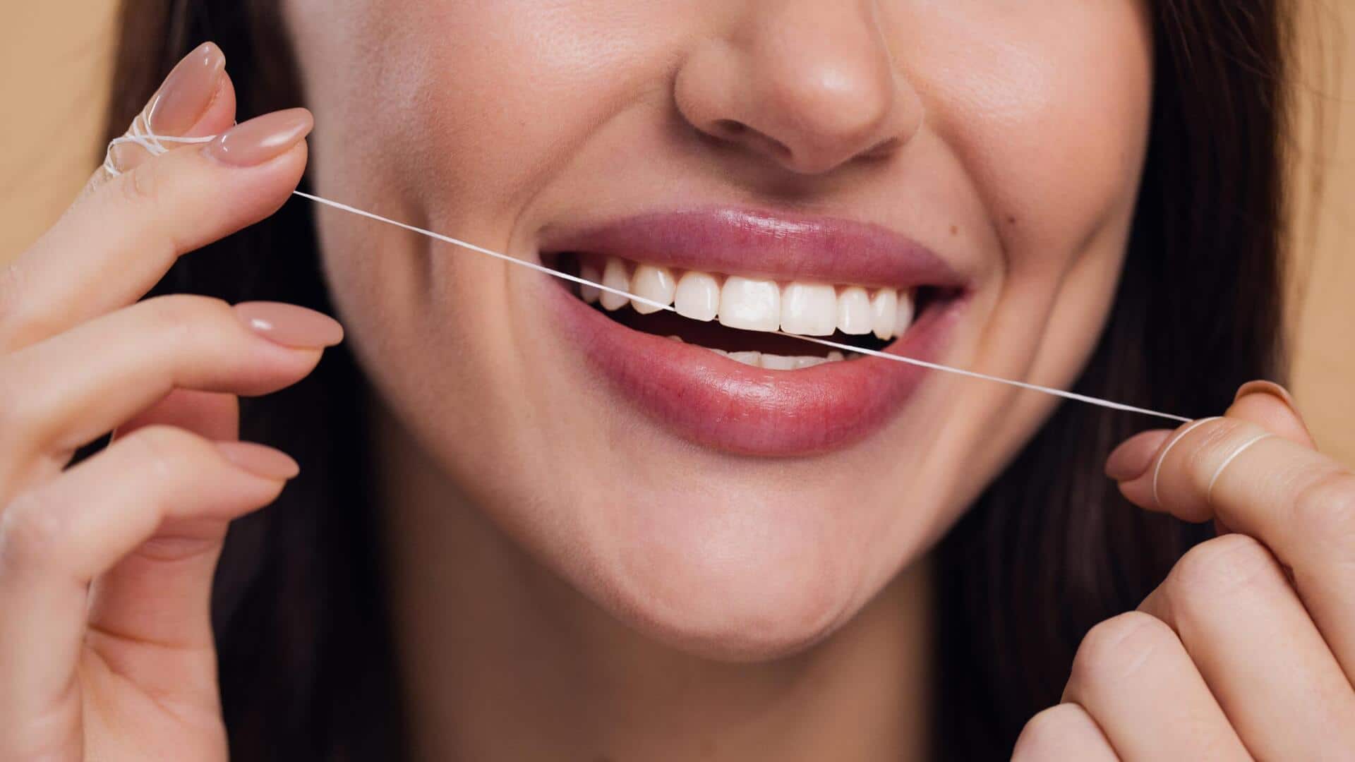 रोजाना फ्लॉसिंग करने से मिल सकते हैं ये 5 प्रमुख फायदे