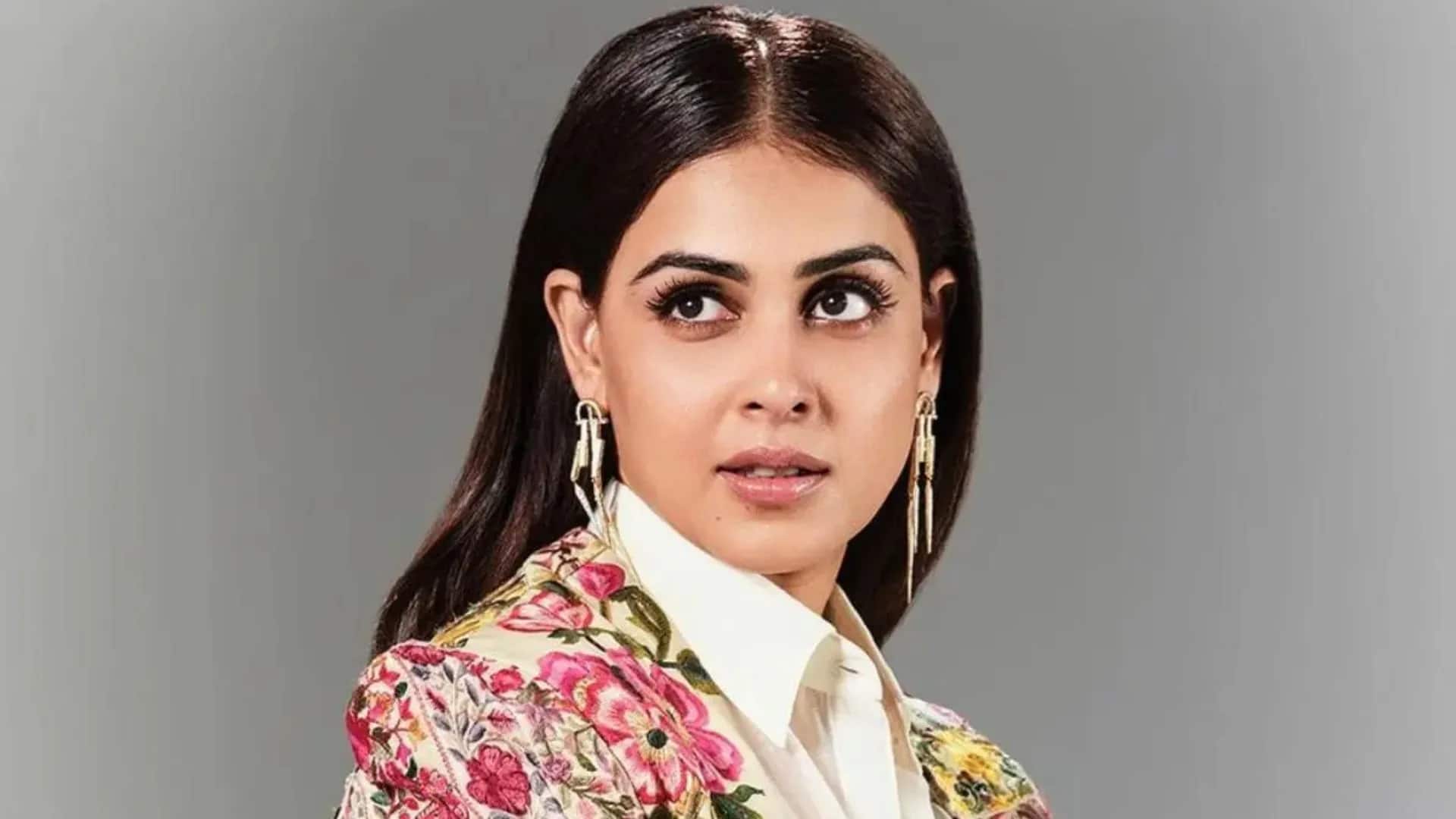 'सितारे जमीन पर' के बाद जेनेलिया डिसूजा ने किया अपनी नई फिल्म का ऐलान, दिखाई झलकियां 'सितारे जमीन पर' के बाद जेनेलिया डिसूजा ने किया अपनी नई फिल्म का ऐलान, दिखाई झलकियां