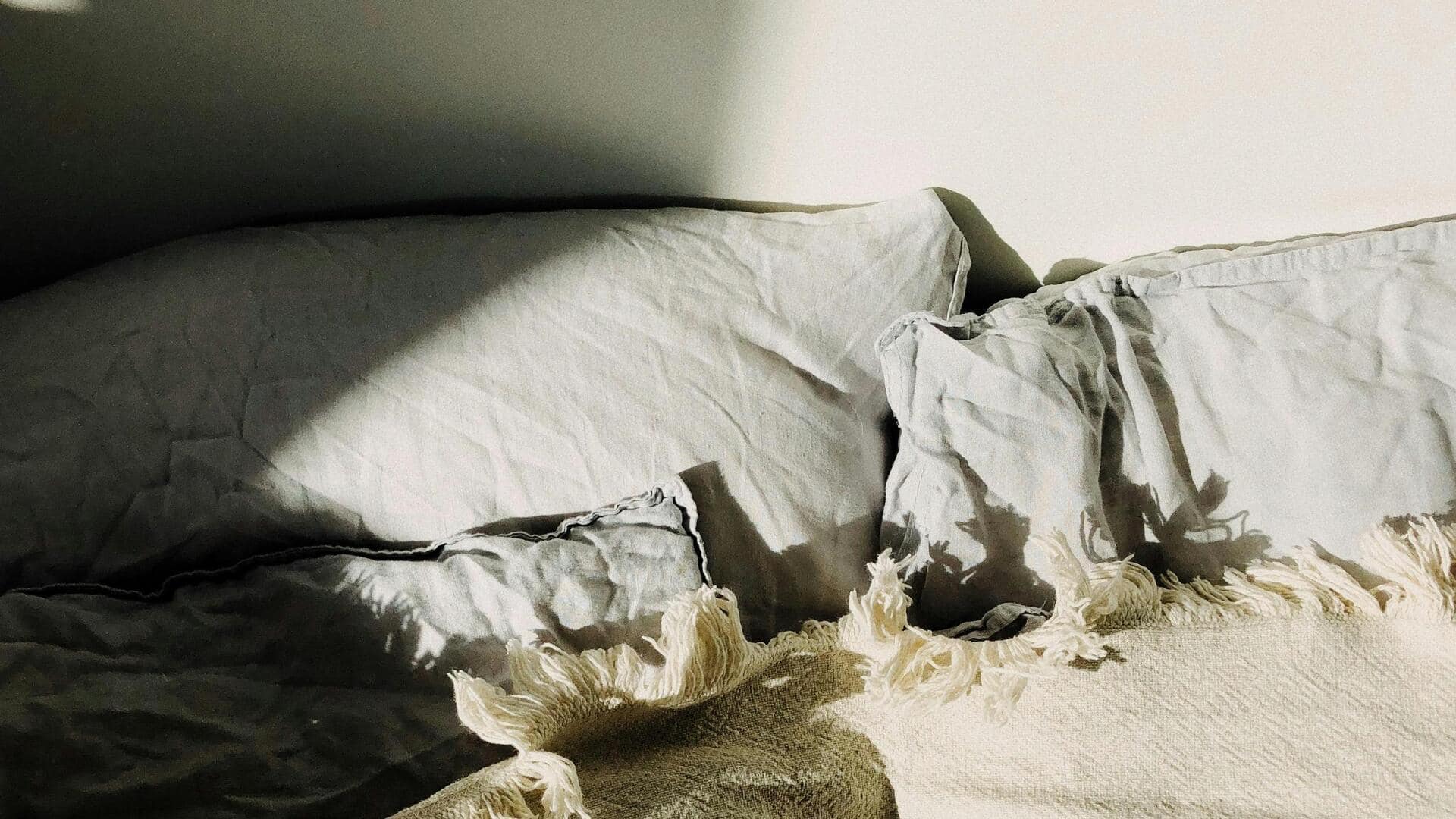 तकिए को धूप में रखने से मिल सकते हैं ये फायदे