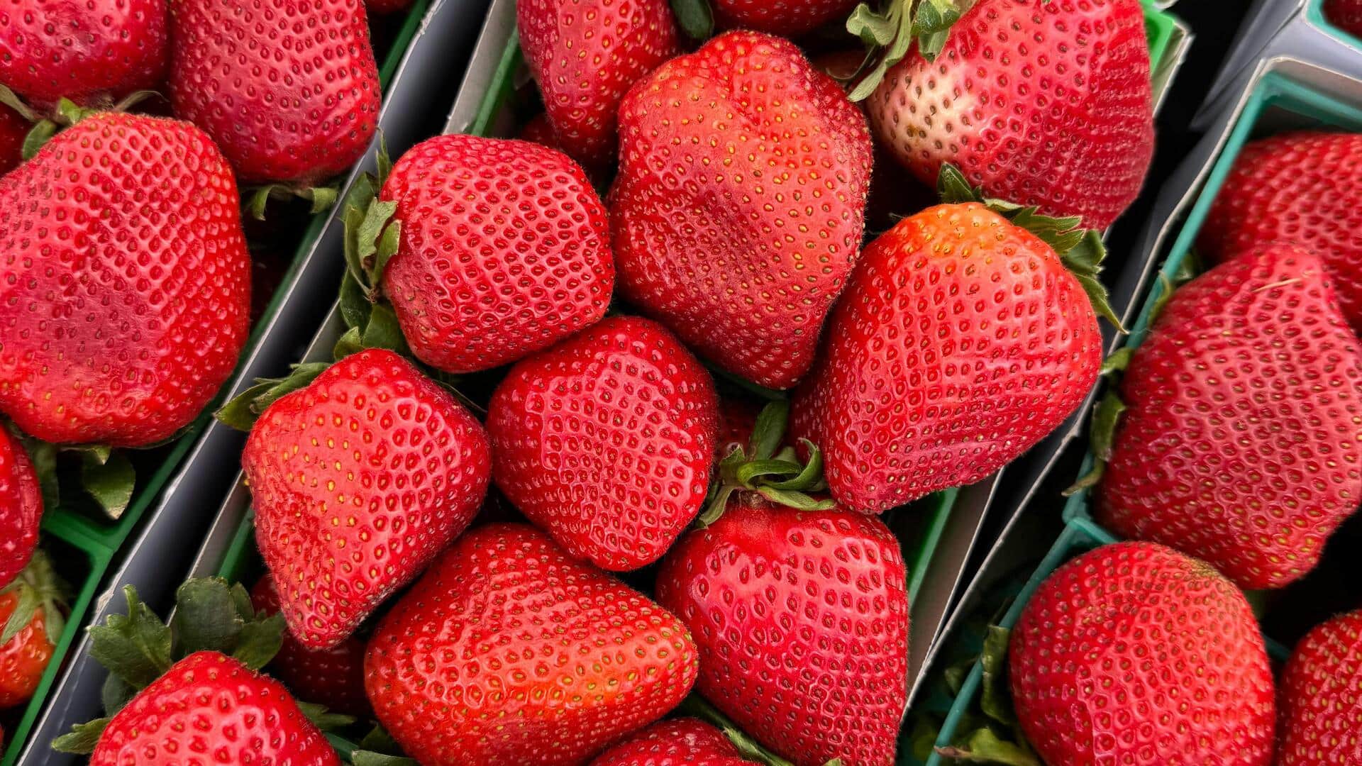 त्वचा और सेहत के लिए लाभदायक है स्ट्रॉबेरी, जानिए इसके 5 प्रमुख फायदे