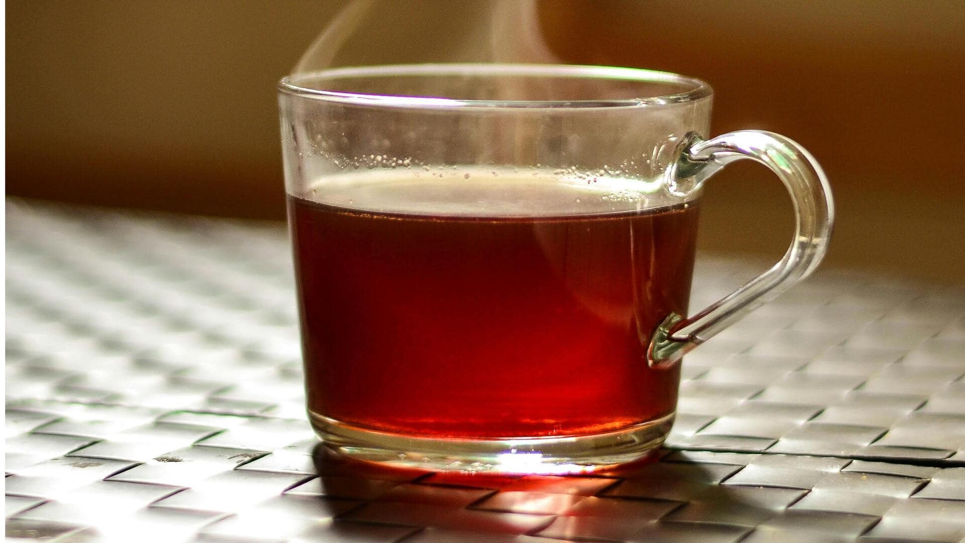 सर्दियों में बनाकर पिएं ये 5 तरह की चाय, त्वचा पर लाएंगी निखार