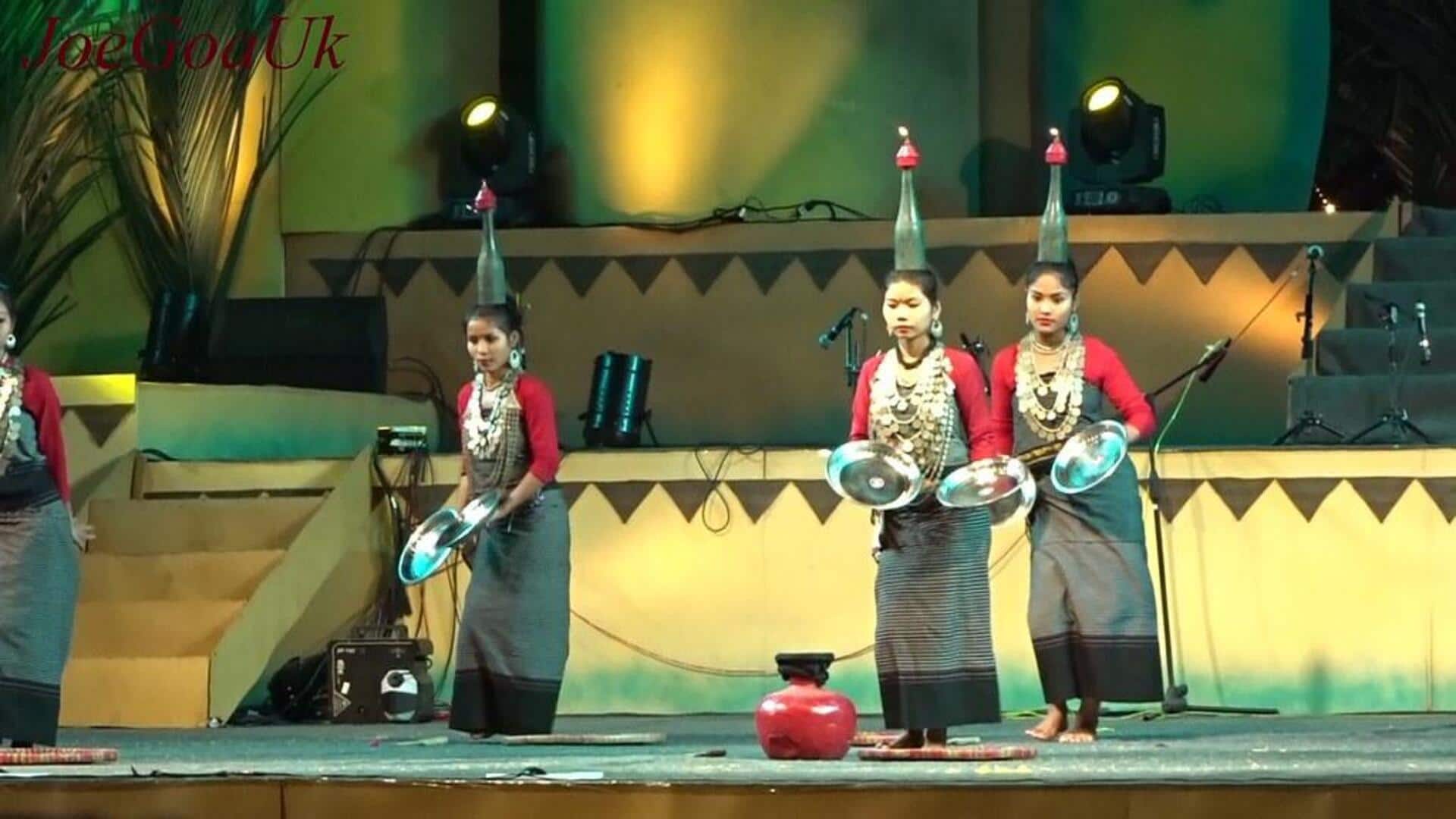 त्रिपुरा के 5 प्रमुख पारंपरिक नृत्य, जो दर्शाते हैं राज्य की संस्कृति त्रिपुरा के 5 प्रमुख पारंपरिक नृत्य, जो दर्शाते हैं राज्य की संस्कृति