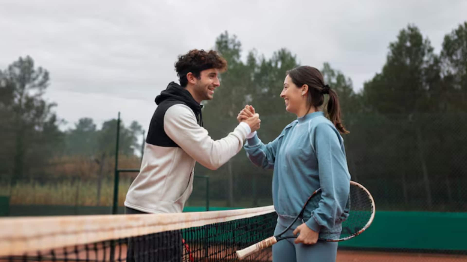 खेल प्रेमियों को अपने पार्टनर के साथ आजमाने चाहिए ये 4 खेल से जुड़े डेट आइडियाज