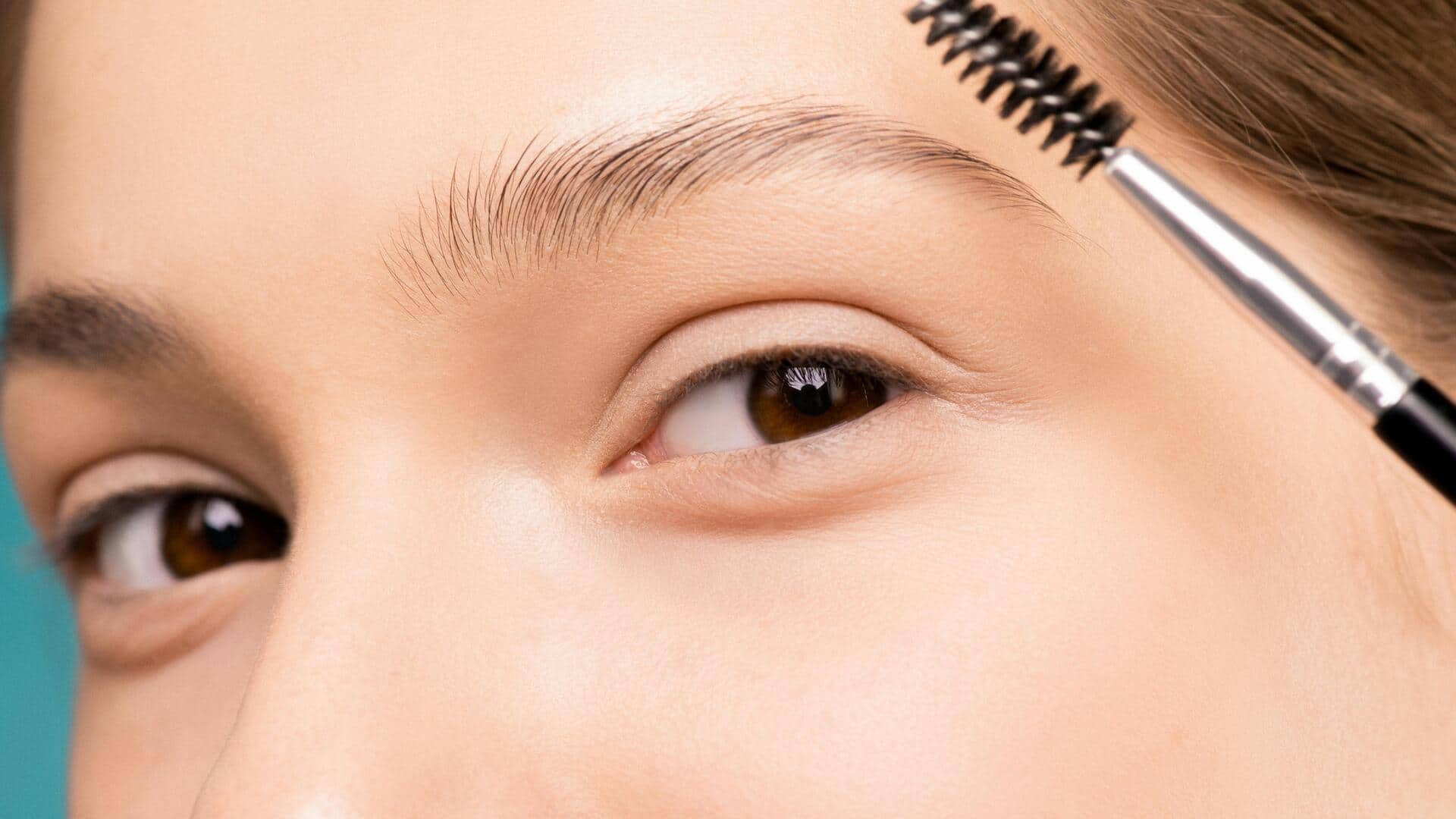 घर पर आसानी से बन सकती हैं खूबसूरत आइब्रो, अपनाएं ये 5 तरीके