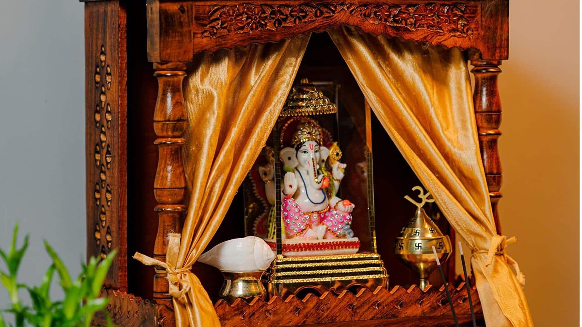 दिवाली पर अपने घर के मंदिर को सजाने के लिए आजमाएं ये 5 तरीके दिवाली पर अपने घर के मंदिर को सजाने के लिए आजमाएं ये 5 तरीके