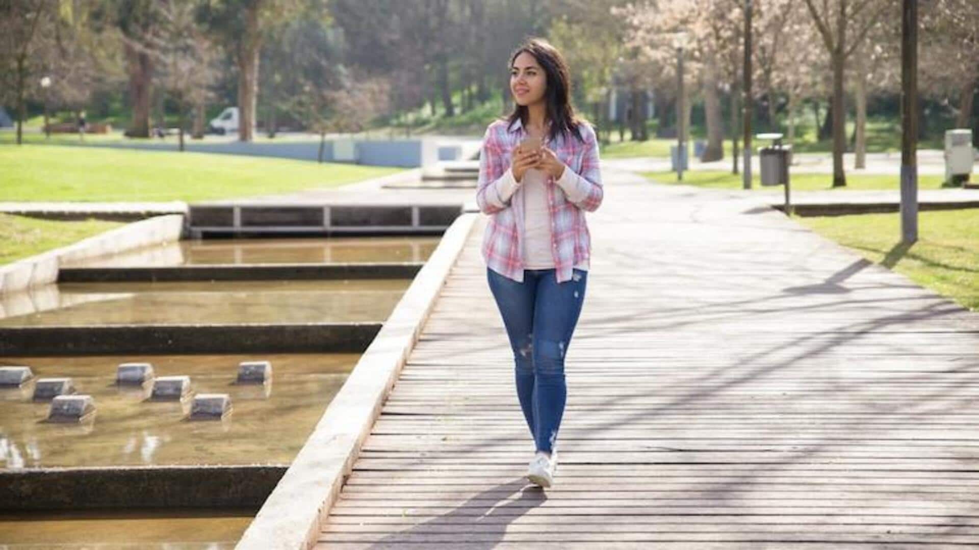 इन 5 वॉकिंग एक्सरसाइज को अपनी दिनचर्या में शामिल करने से वजन घटाना होगा आसान इन 5 वॉकिंग एक्सरसाइज को अपनी दिनचर्या में शामिल करने से वजन घटाना होगा आसान