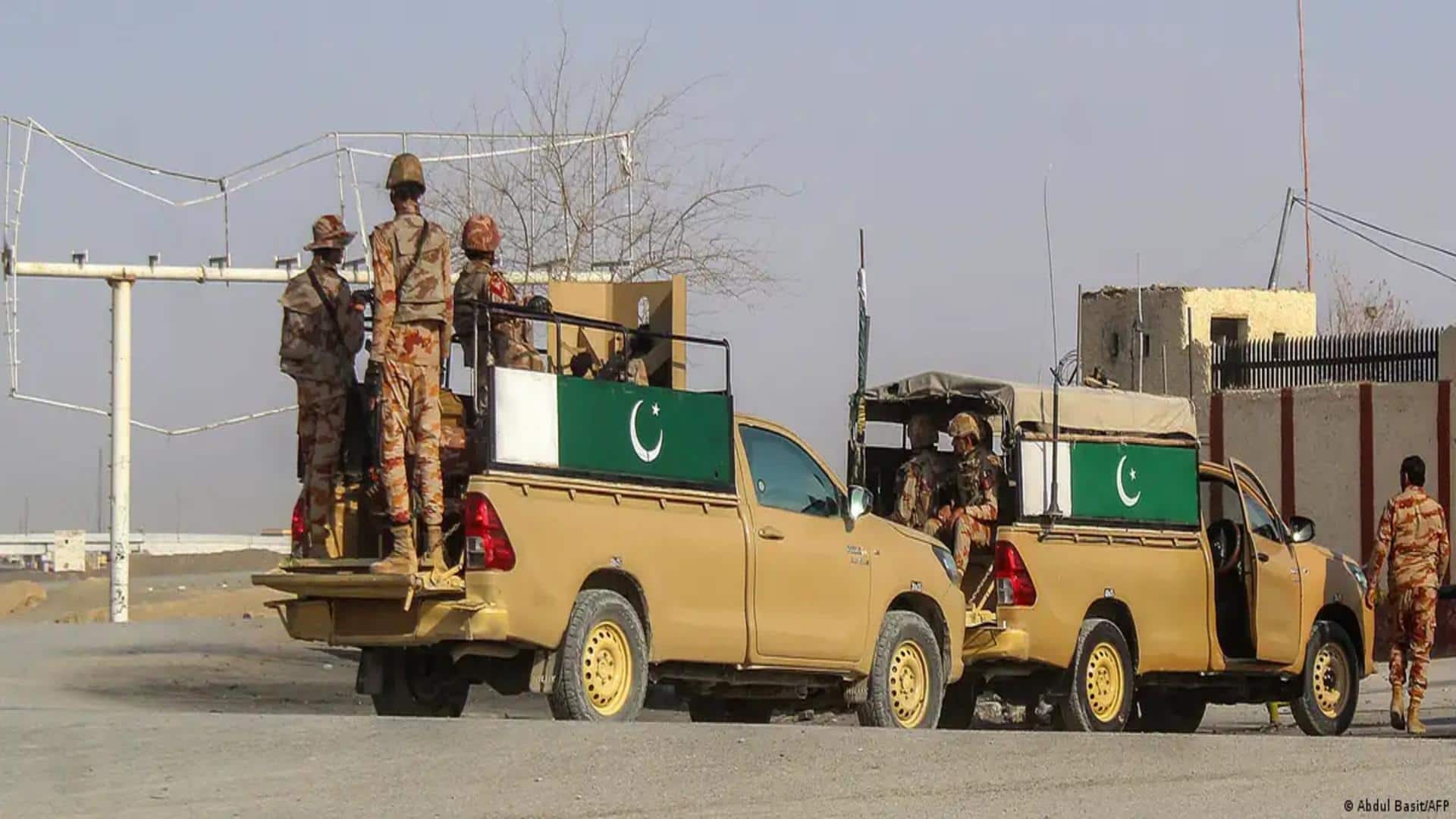 डूरंड रेखा पर तनाव: पाकिस्तान ने अफगानिस्तान के खिलाफ 'खुला युद्ध' क्यों घोषित किया?