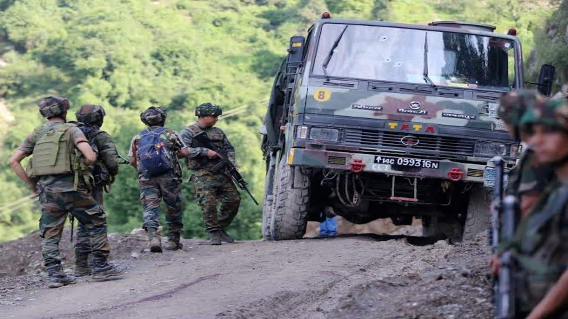 जम्मू-कश्मीर: राजौरी में सेना के वाहन पर हमला, आतंकियों ने की गोलीबारी