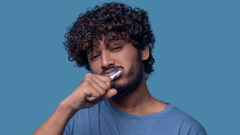 अपने मुंह को स्वस्थ और दांतों को मजबूत रखने के लिए आजमाएं ये 5 कारगर टिप्स
