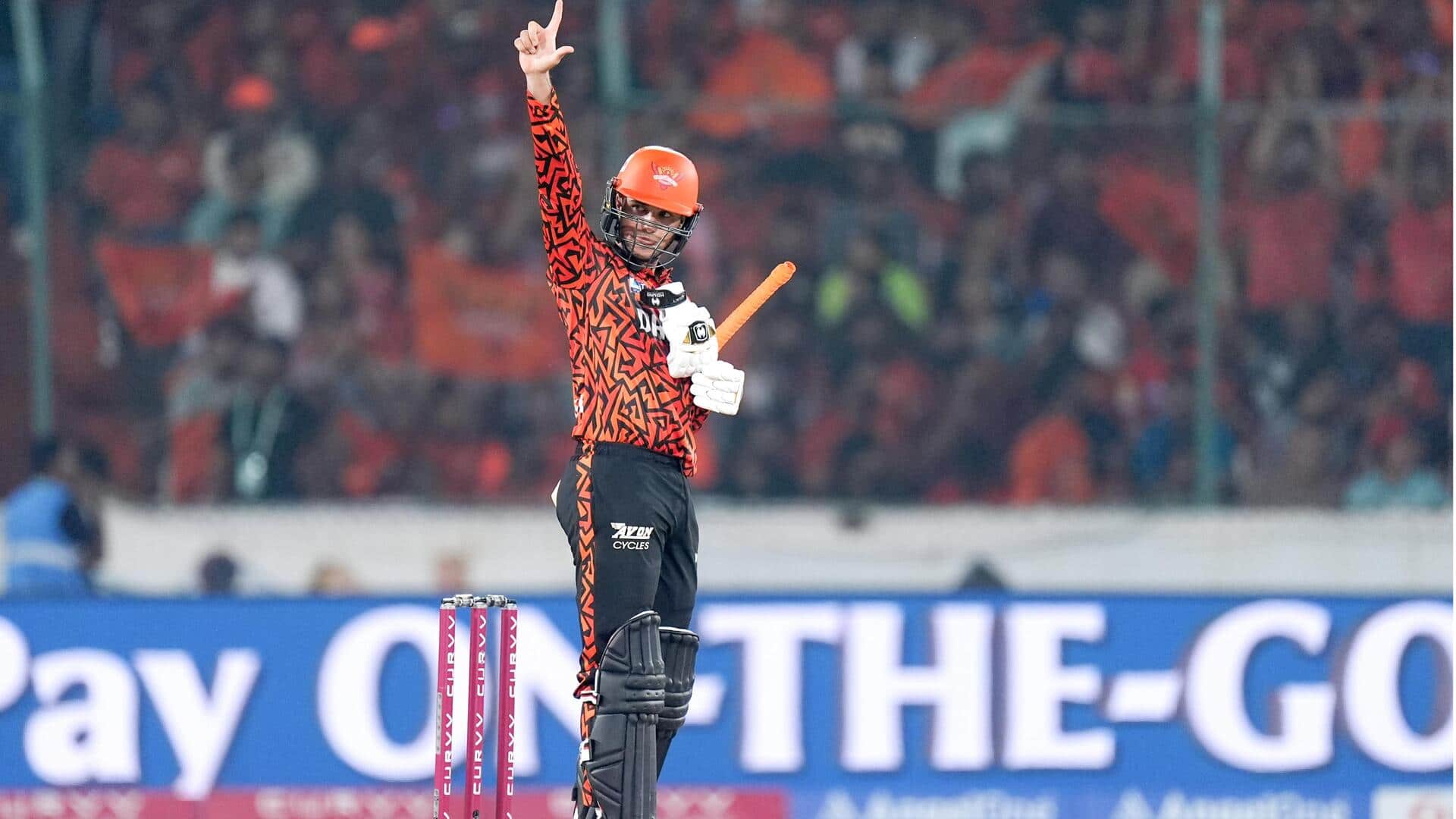 IPL 2025: अभिषेक शर्मा का इस संस्करण में कैसा रहा प्रदर्शन? आंकड़ों के साथ जानिए IPL 2025: अभिषेक शर्मा का इस संस्करण में कैसा रहा प्रदर्शन? आंकड़ों के साथ जानिए