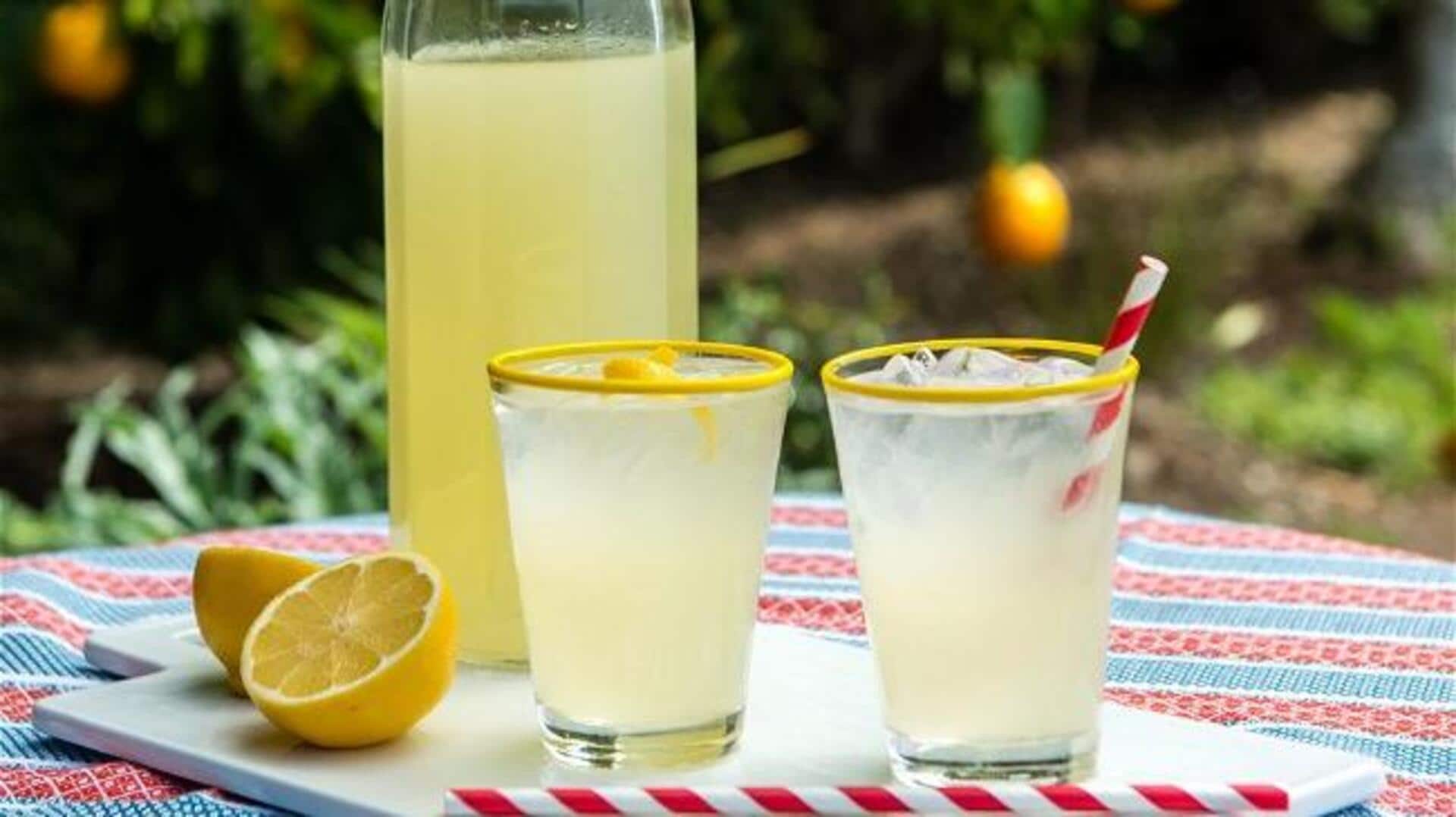 गर्मियों में शरीर को हाइड्रेट रखना है जरूरी, घर पर बनाएं ये 5 इलेक्ट्रोलाइट ड्रिंक्स