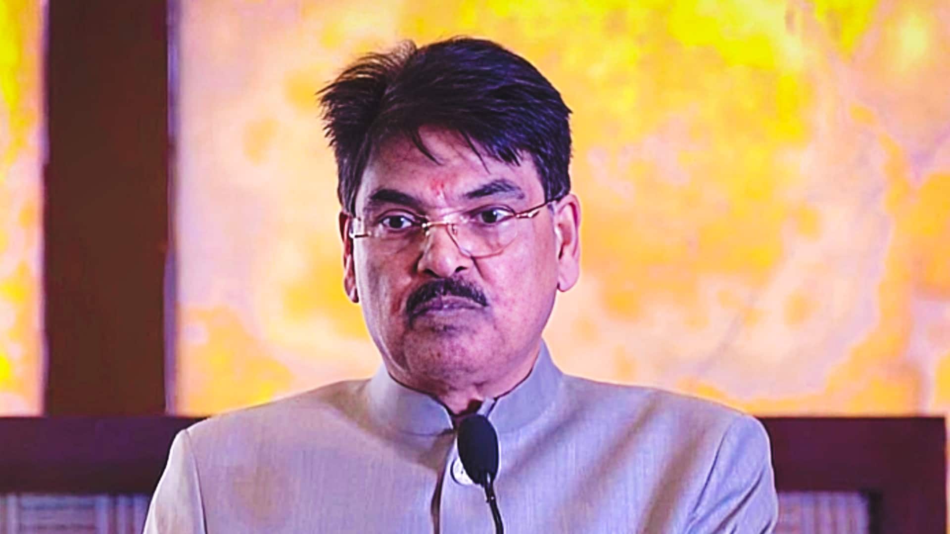 सुप्रीम कोर्ट में याचिका दायर कर बार काउंसिल के अध्यक्ष के अनिश्चितकालीन कार्यकाल पर सवाल