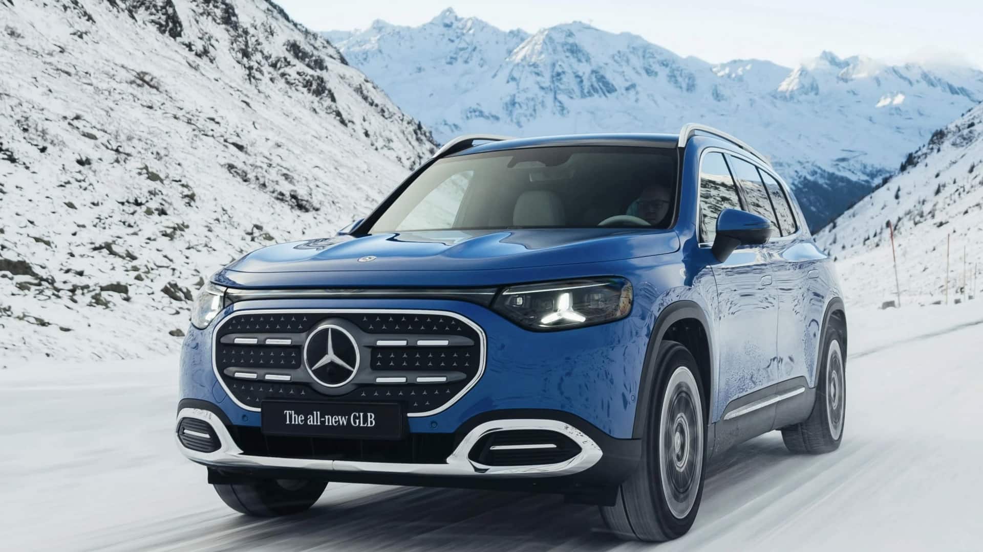 मर्सिडीज-बेंज ने अगली जनरेशन की GLB से उठाया पर्दा, जानिए कितनी देती है रेंज 