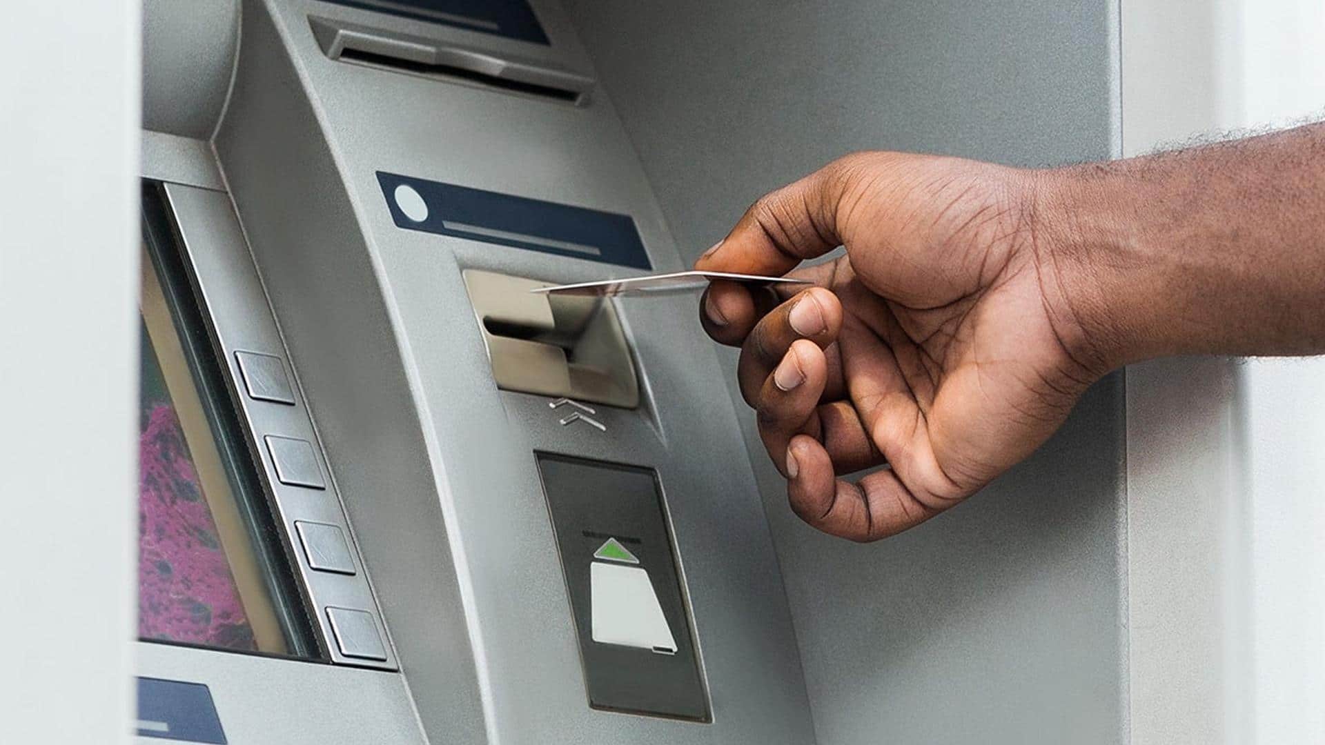 ATM से पैसे निकालते समय न करें ये गलतियां, वरना खाली हो सकता है बैंक अकाउंट