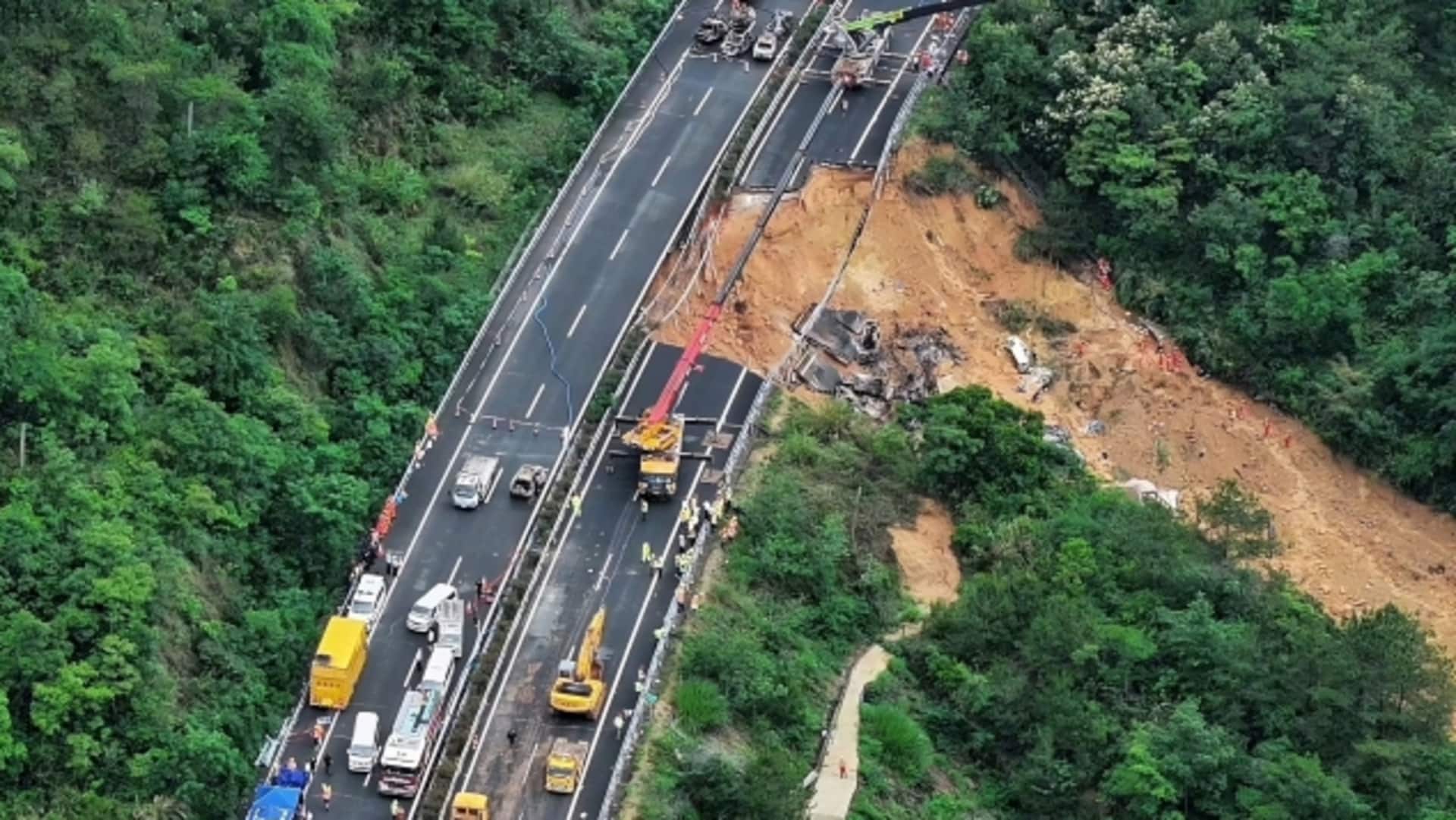 चीन: गुआग्डोंग प्रांत में राजमार्ग का हिस्सा धंसने से 19 की मौत, 30 बुरी तरह घायल