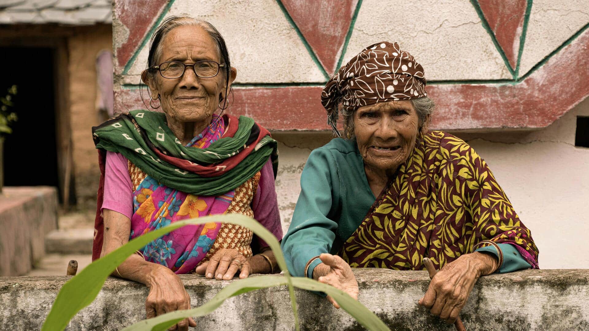 गर्मियों में बुजुर्गों को नहीं सताएगी गर्मी, ठंडक के लिए अपनाएं ये तरीके