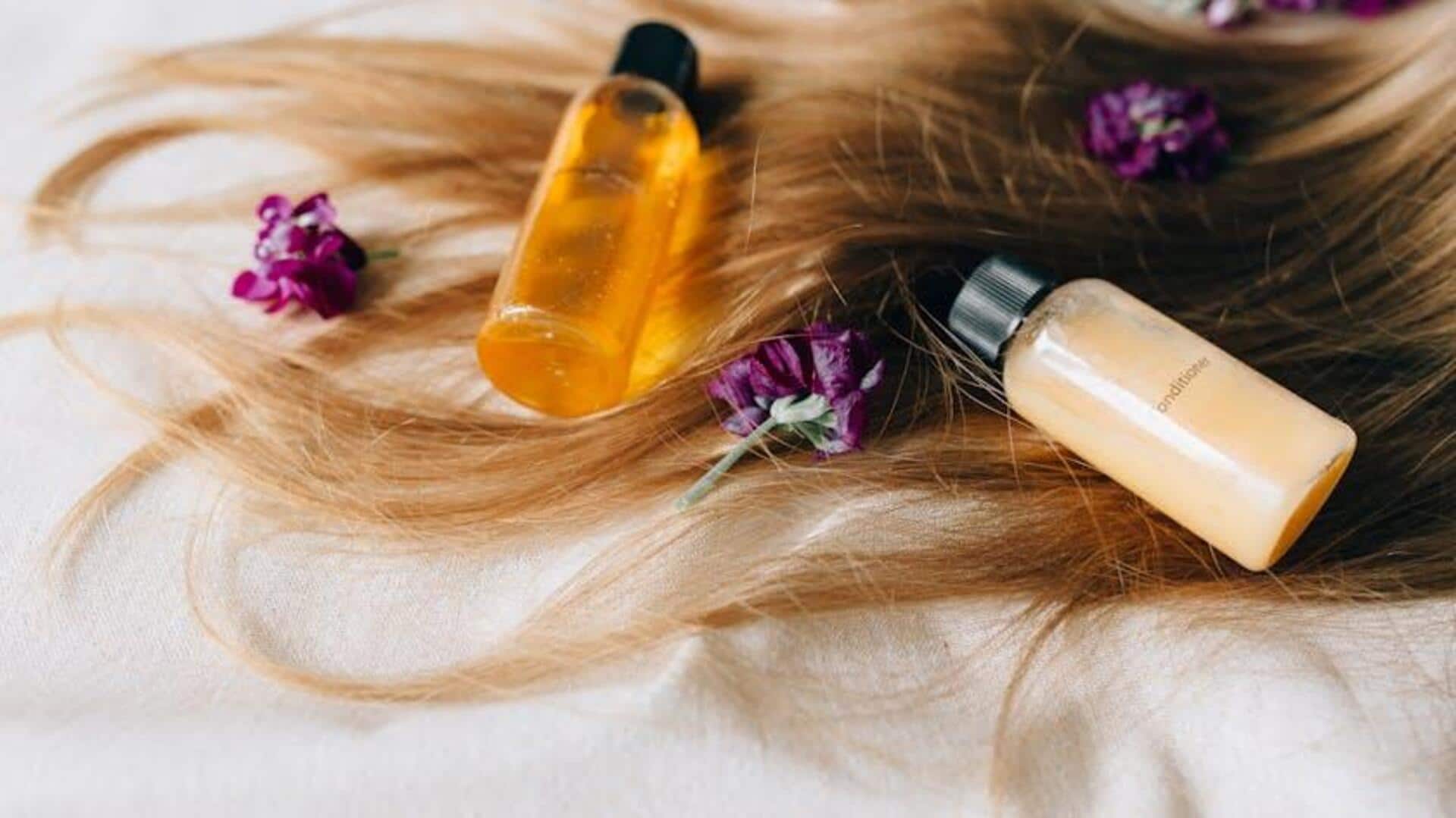 बालों को घना और मजबूत बनाने के लिए शैंपू में होनी चाहिए ये 5 सामग्रियां बालों को घना और मजबूत बनाने के लिए शैंपू में होनी चाहिए ये 5 सामग्रियां