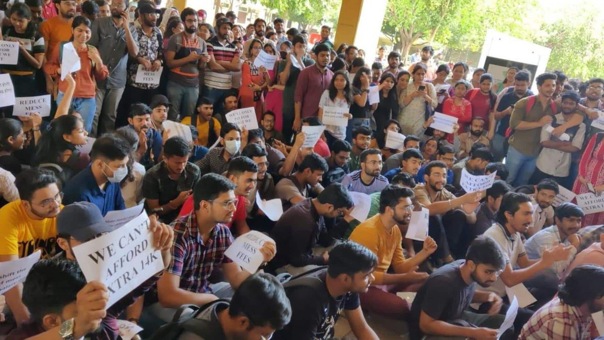 IIT दिल्ली के छात्रों का मेस की फीस को लेकर प्रदर्शन, जानें पूरा मामला