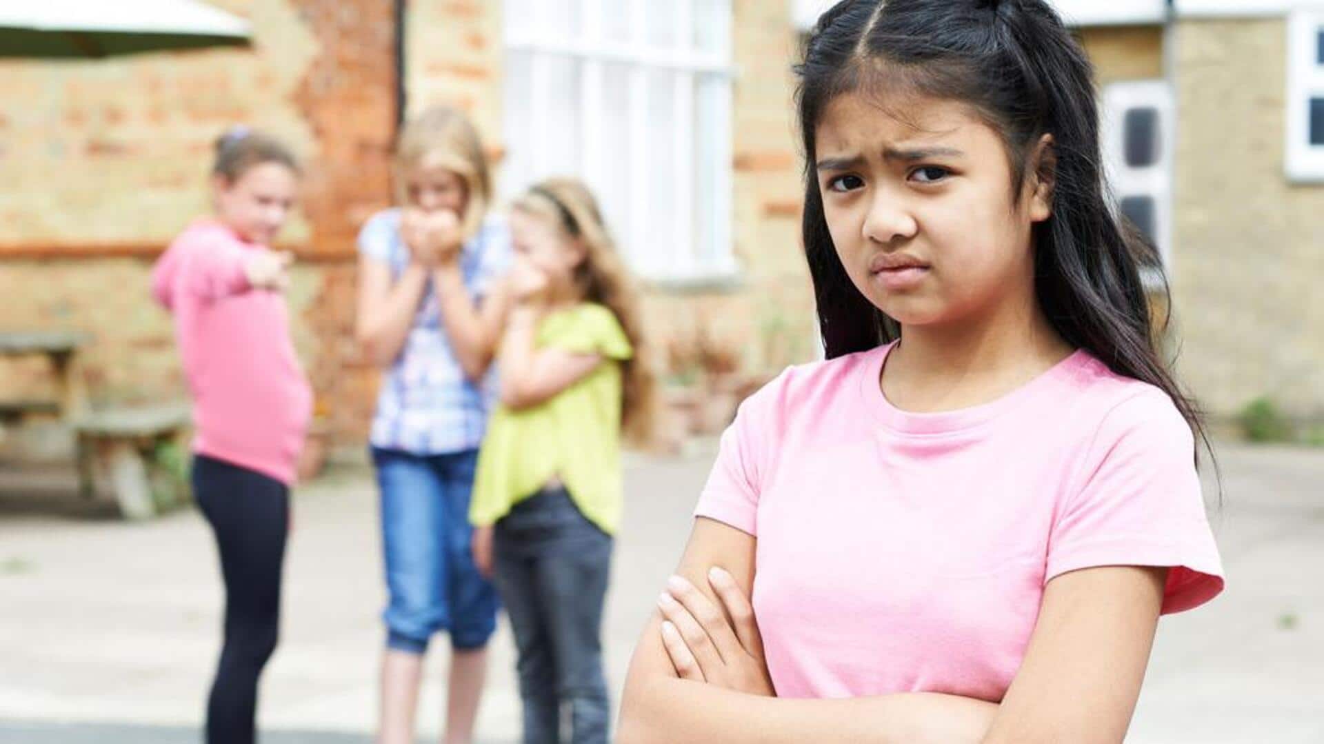 क्या आपके बच्चे को स्कूल में बुली किया जा रहा है? इन संकेतों से लगाएं पता