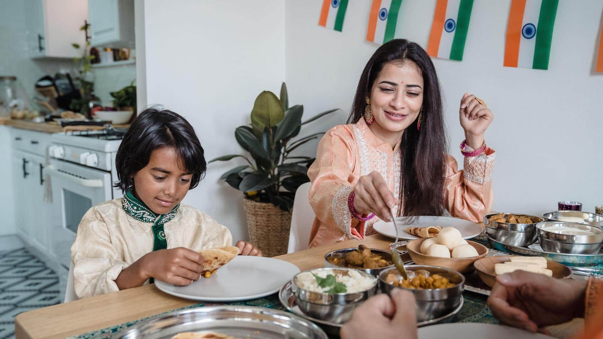 हर दिन मन लगाकर खाने के लिए अपनाएं ये 5 तरीके, जल्द दिखेगा असर