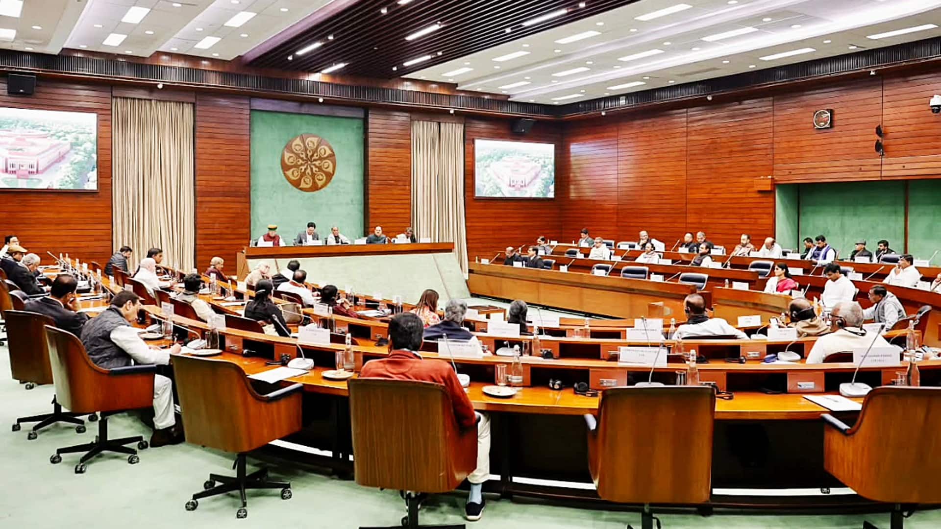 पश्चिम एशिया तनाव को लेकर केंद्र की सर्वदलीय बैठक, राहुल गांधी समेत कई सांसदों का किनारा