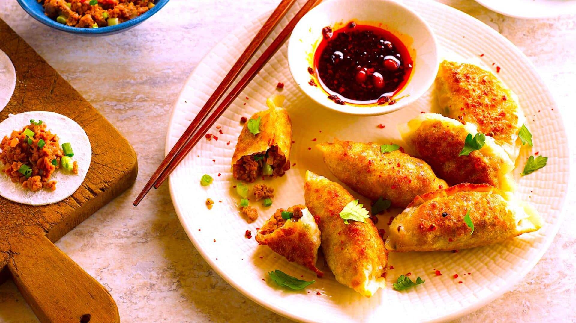 कोरियाई खाने के शौकीन हैं? एक बार जरूर बनाकर खाएं शाकाहारी मांडू डम्पलिंग