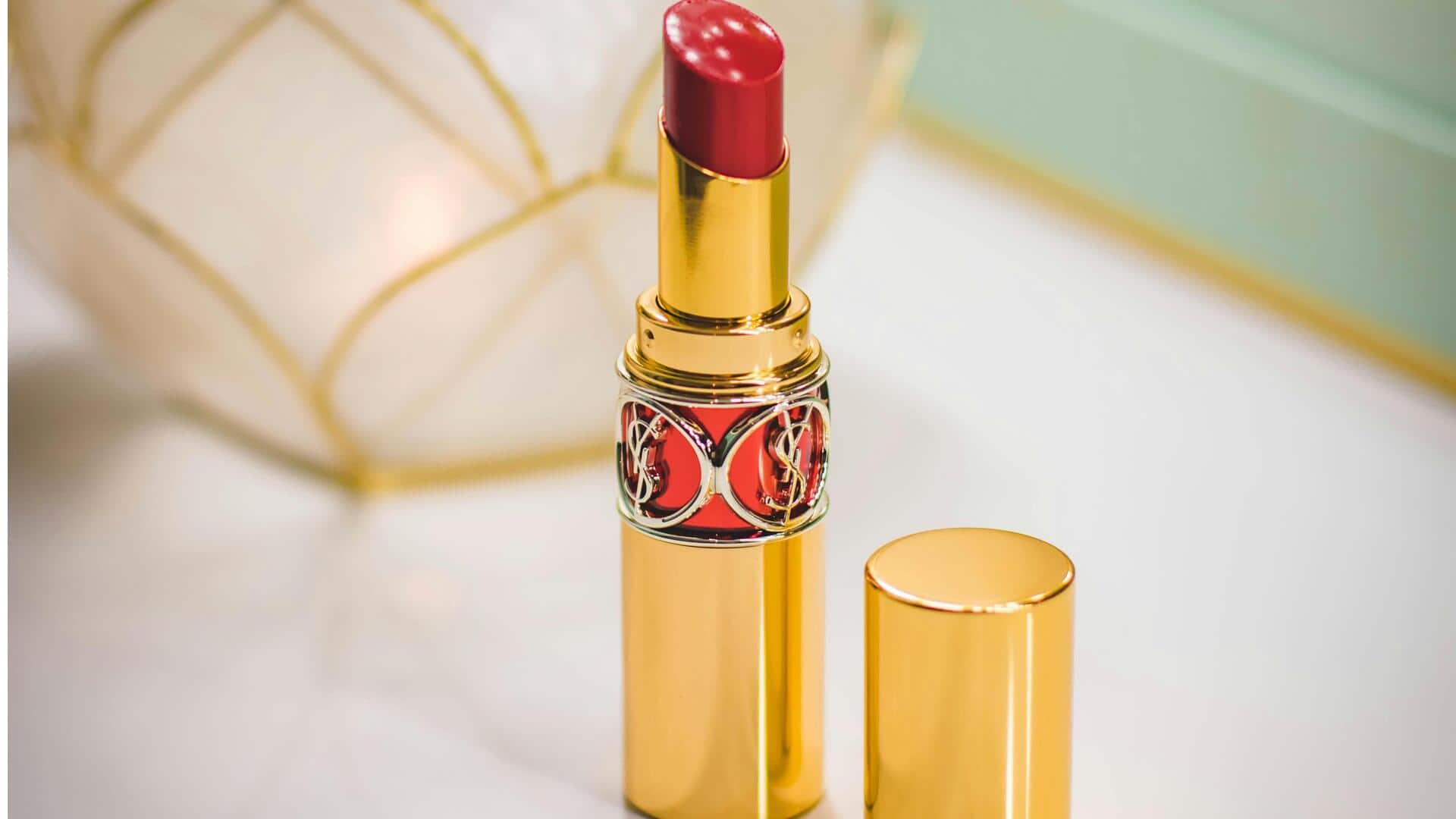 महंगे मेकअप प्रोडक्ट खरीदते समय इन 5 बातों का रखें खास ध्यान, होगा फायदा